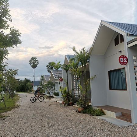 Numhom Resort Ban Nong Chum Saeng Esterno foto