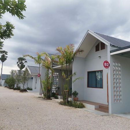 Numhom Resort Ban Nong Chum Saeng Esterno foto