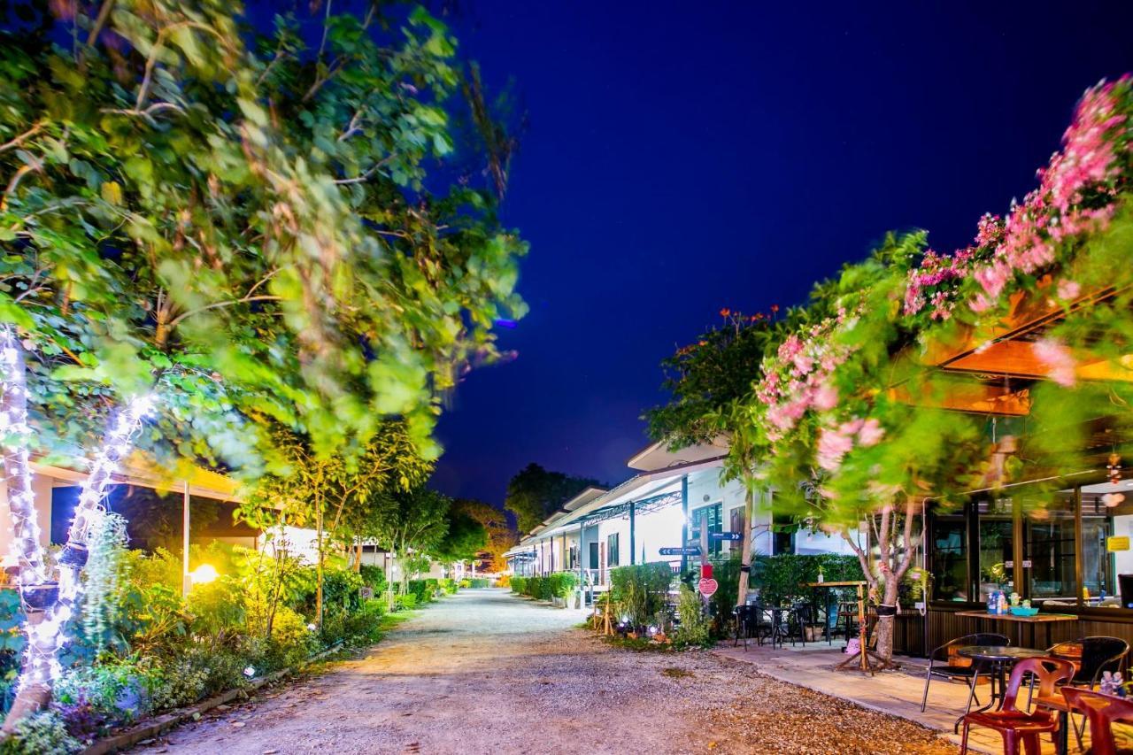 Numhom Resort Ban Nong Chum Saeng Esterno foto