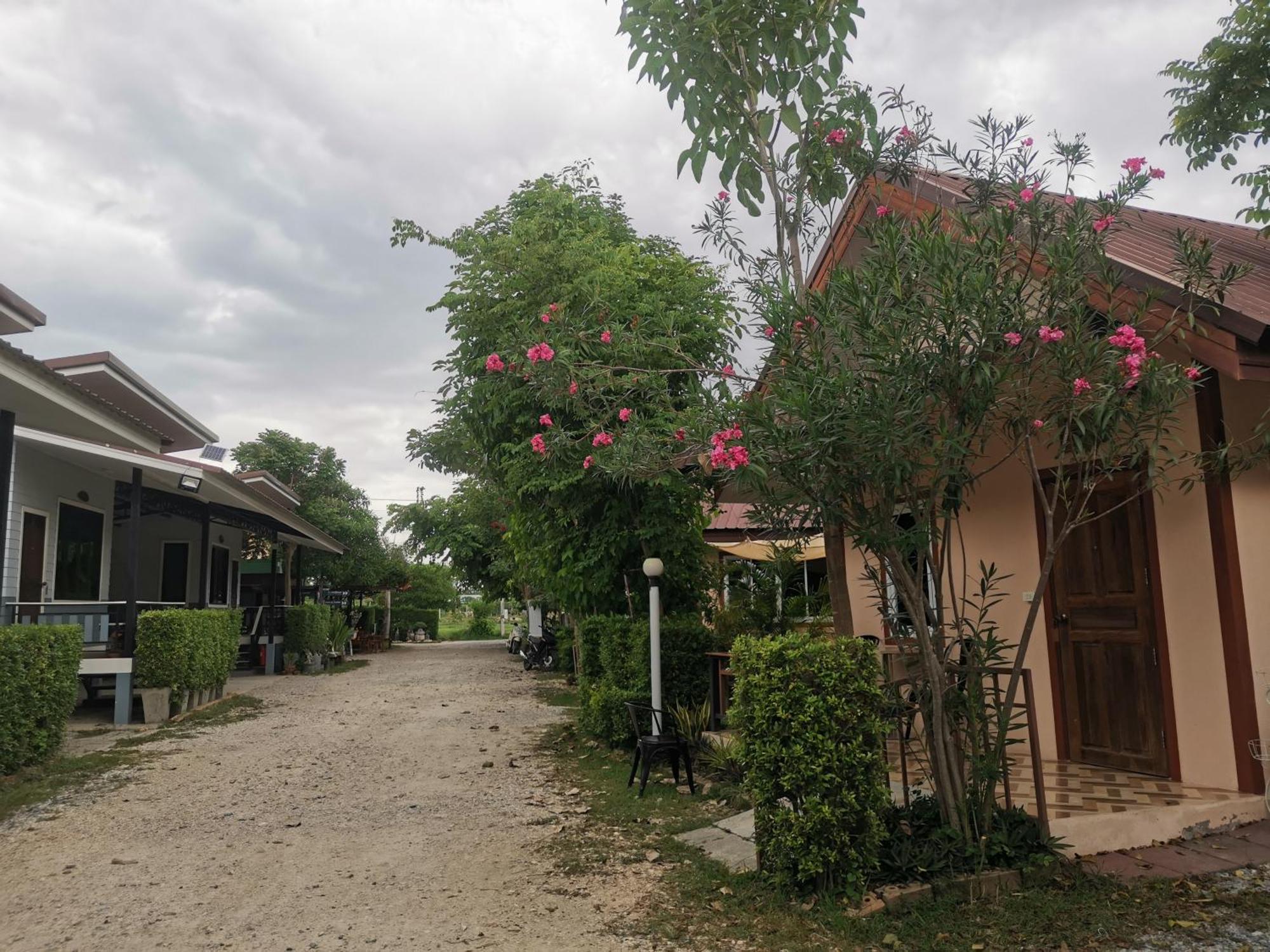 Numhom Resort Ban Nong Chum Saeng Esterno foto